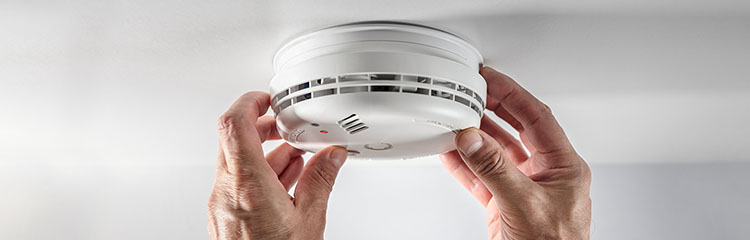 You Should Check Your Carbon Monoxide Detectors Before Winter